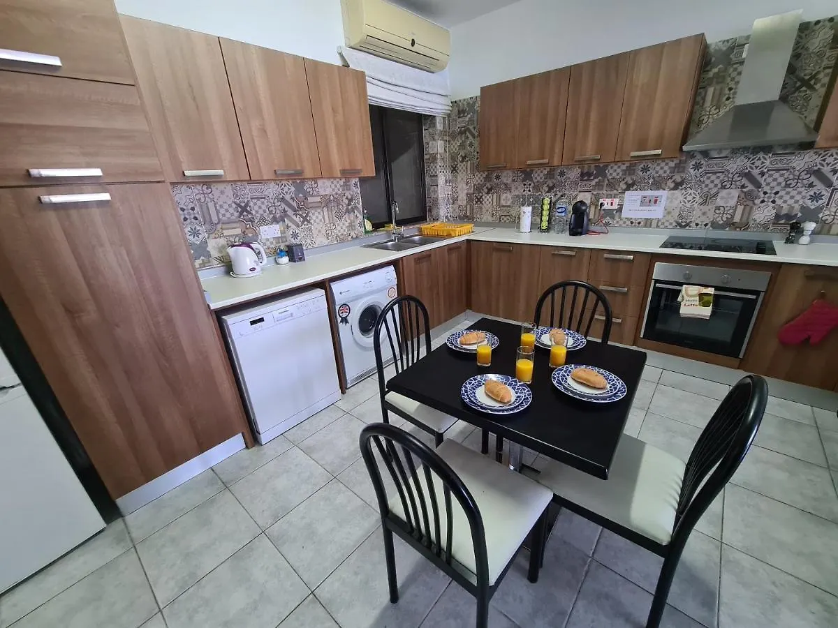 Spacious Seafront Apt Next To Sliema-Valeta Ferry Malta