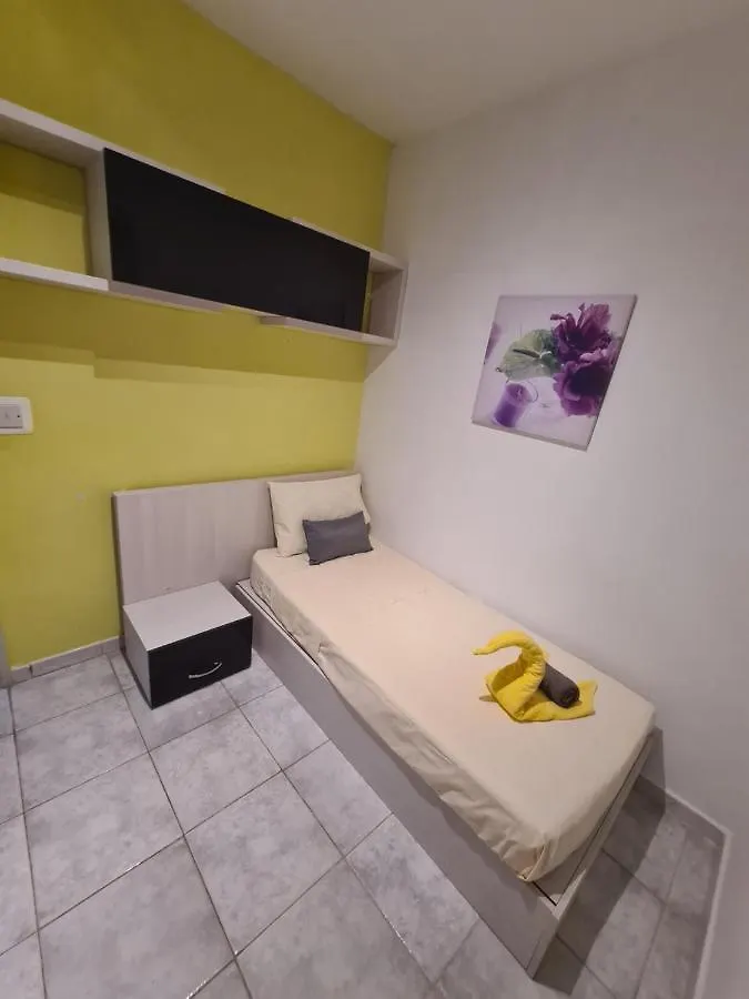 Spacious Seafront Apt Next To Sliema-Valeta Ferry Apartment